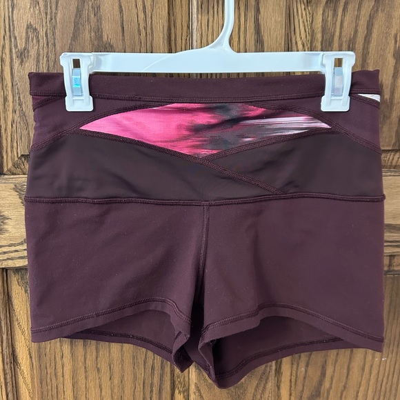 Lululemon Boogie Short Full-On Luon Roll Down Reversible Burgundy Size 10 - Picture 2 of 10